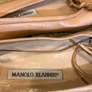 Vintage Manolo Blahnik pink flat loafer.  Beautiful tie on top of shoe. Size 38.
